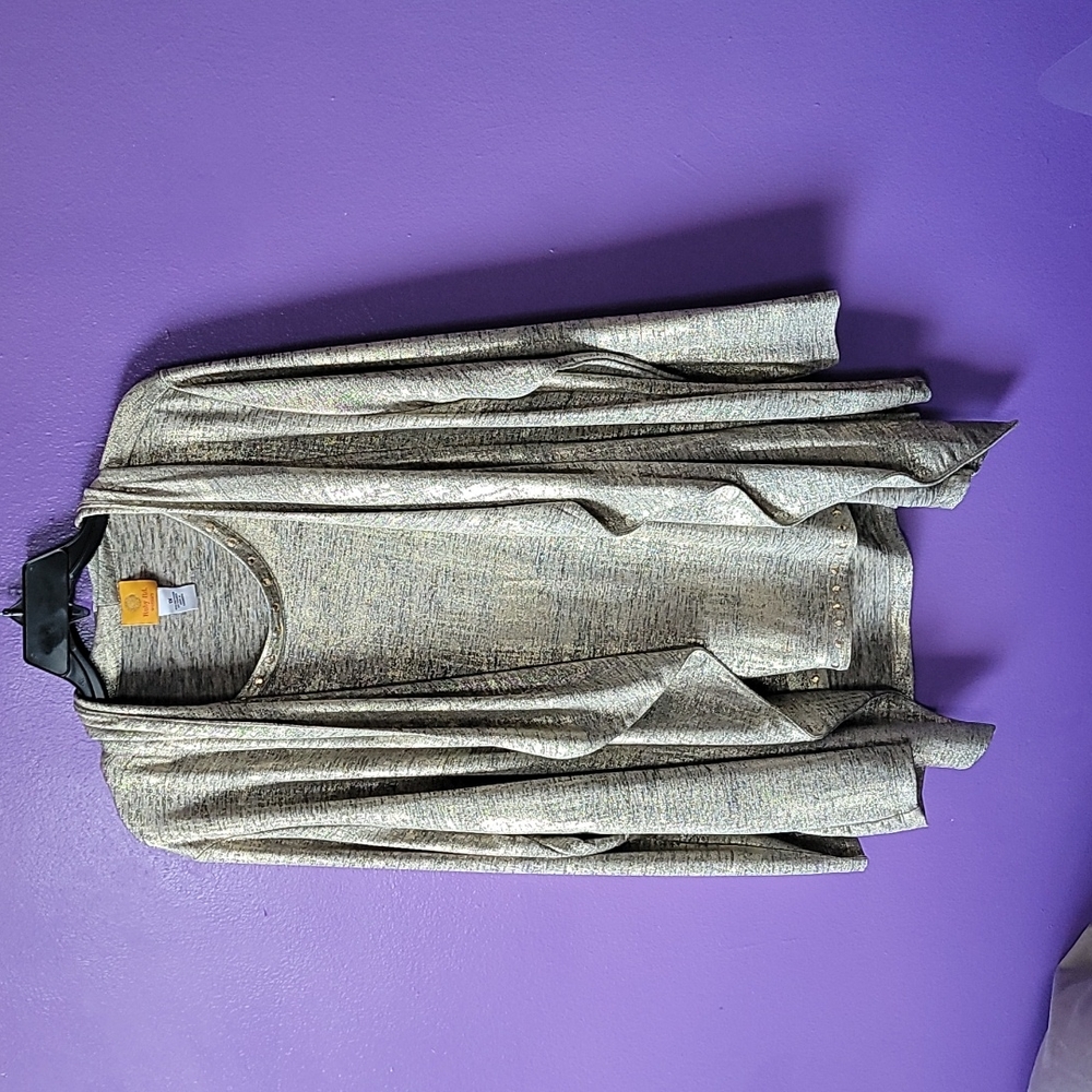 Long sleeve blouse..